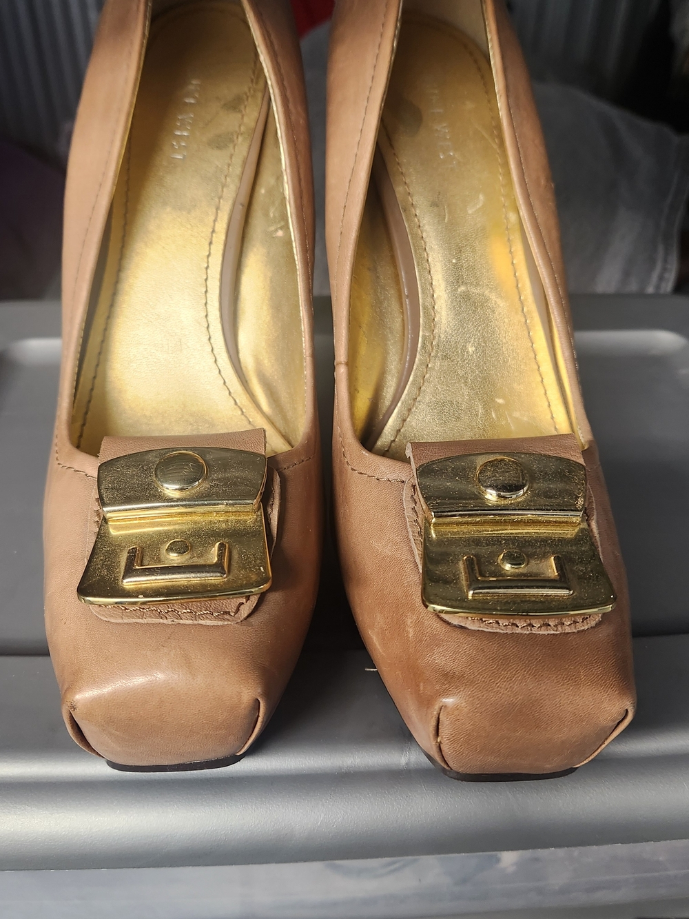 Nine WEST Tan Leather Dress Pumps with Gold Hardware